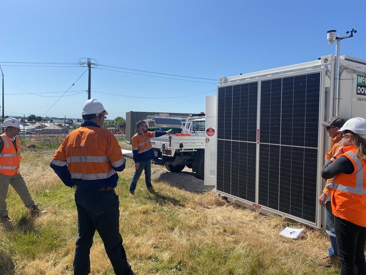 Image of people using Solarator Compact 25 